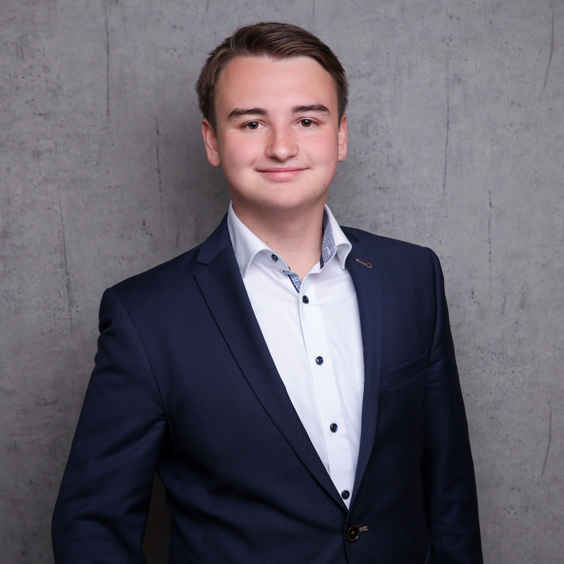  Erik Heine